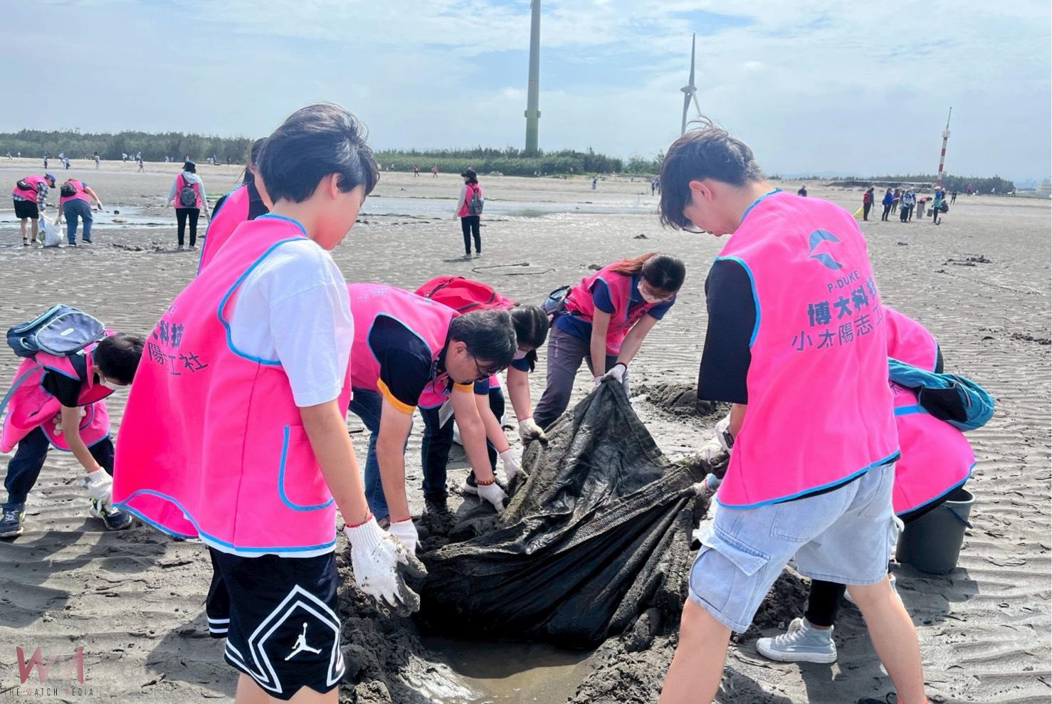 公私協力推動志願服務　大台中企業志工日共創美好未來 - https://www.watchmedia01.com