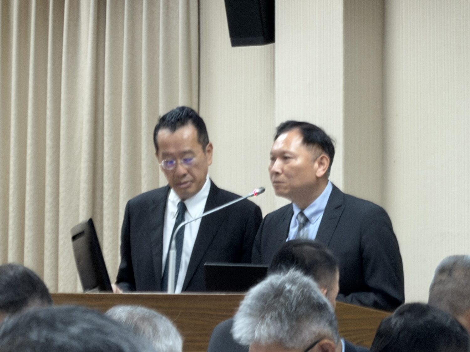 閃兵風波!顧立雄常備體未變、修改替代役標準!立委林楚茵:「閃兵」獲三金獎勵是否該撤回! 國防部長顧立雄、政治作戰局長史順文中將進行業務報告。(記者/司徒 攝)