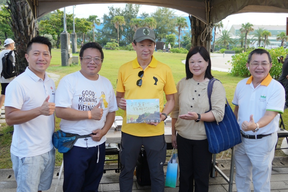 圖▲(從左到右)宏岳國際有限公司 黃偉傑 董事總經理、交通部觀光署 黃勢芳 副署長、基隆市政府產業發展處 蔡馥嚀 處長、交通部觀光署北海岸及觀音山國家風景區管理處 陳煜川 處長到場參加活動。