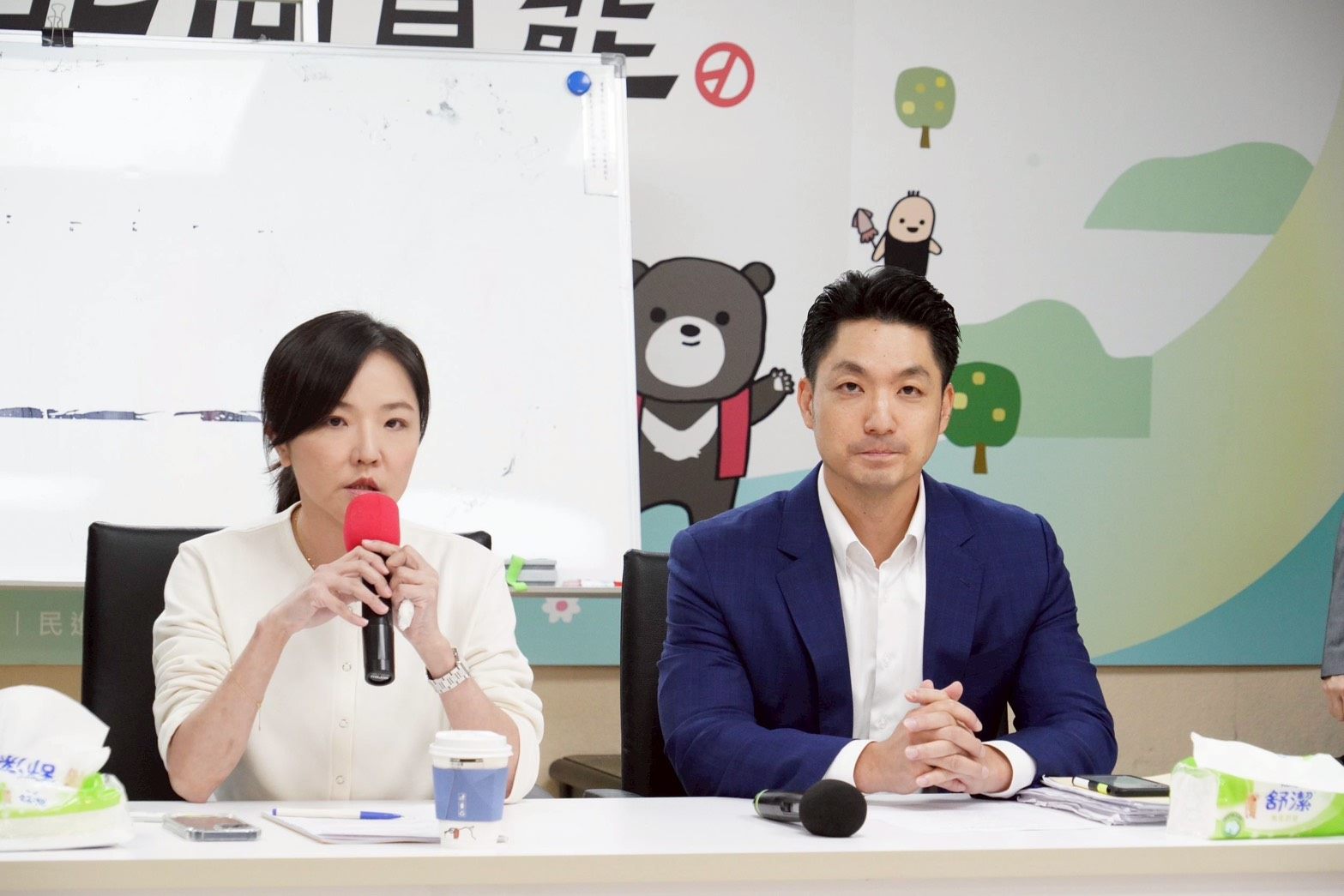 蔣萬安拜會民進黨團說明重大法案　議員關切輝達進駐進度 | 索引新聞 INDEX News