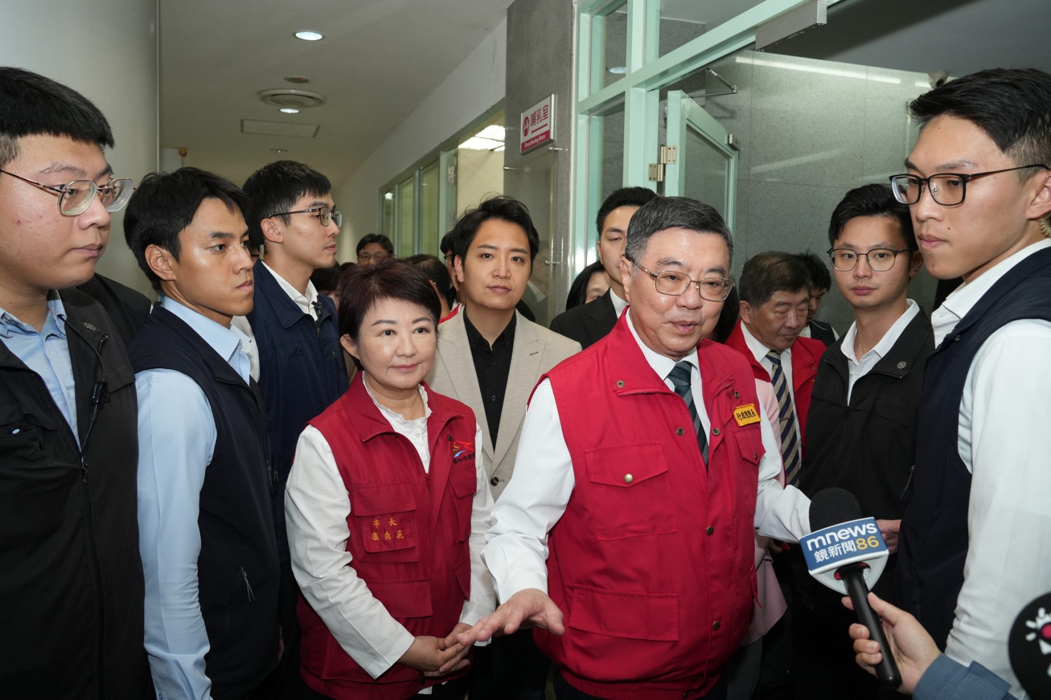 中市府成立緊急應變小組、啟動跨局處防疫網絡　盧：全力守護市民健康與產業未來