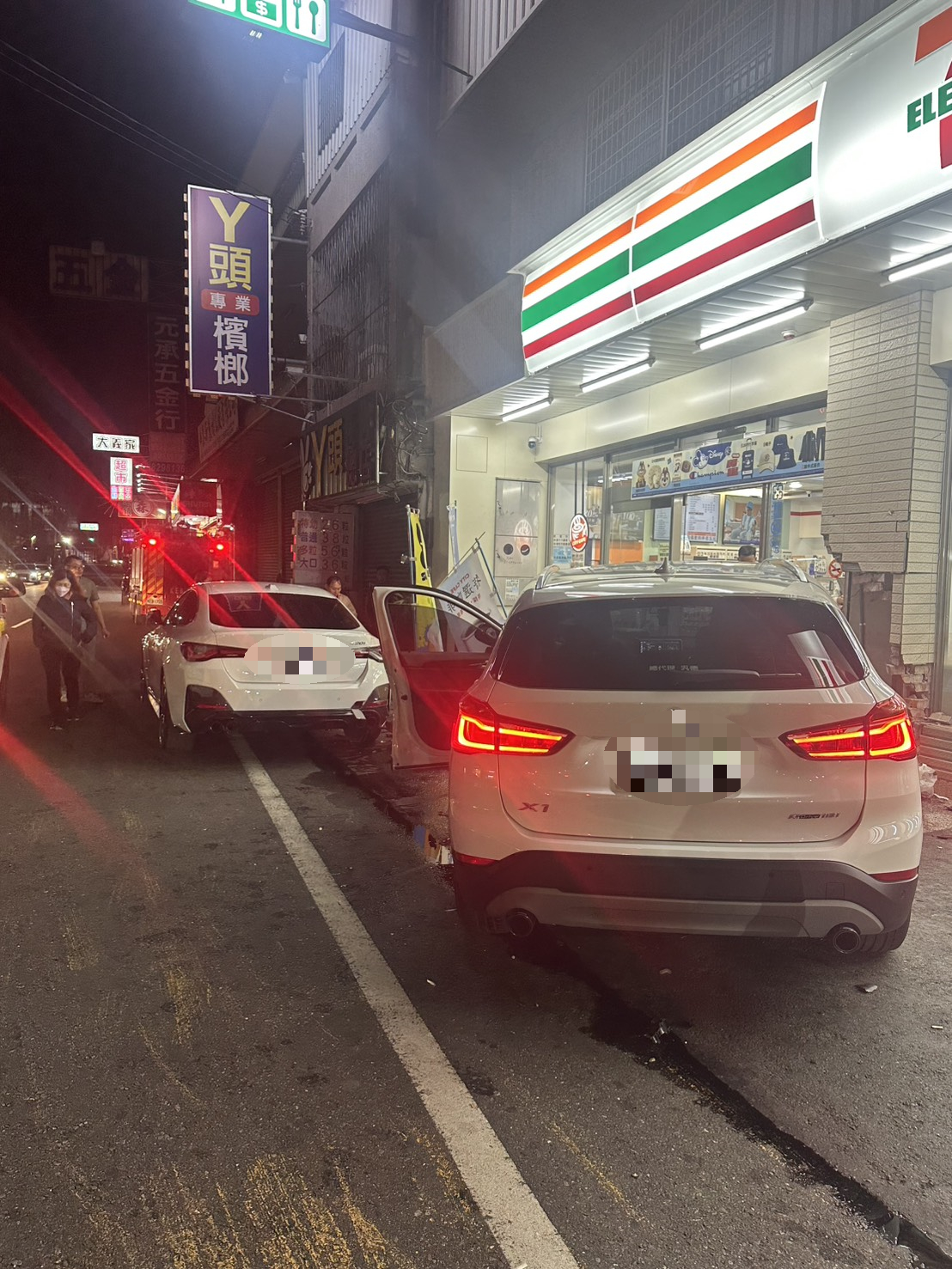 （有影片）／非飆仔競速　埔心車禍意外　BMW撞進7-11超商4人受傷 - https://www.watchmedia01.com