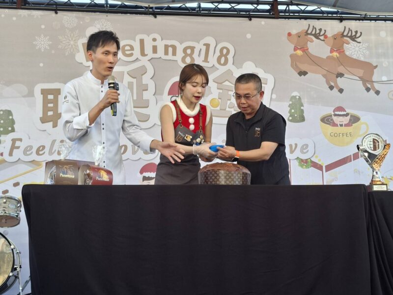 圖文：李多慧與茆董事長和蔡約群主廚一起歡慶耶誕。